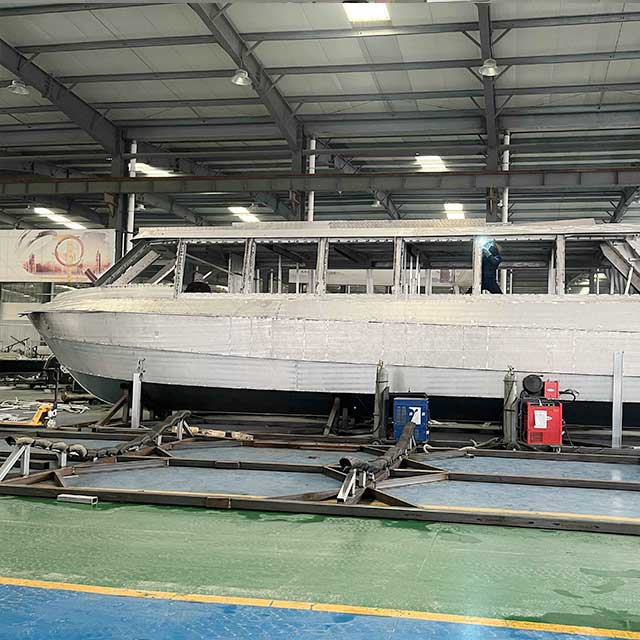 176m（58英尺）105人乘客船Monohull