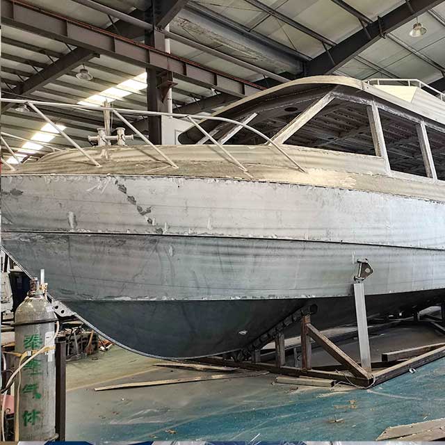 176m（58英尺）105人乘客船Monohull